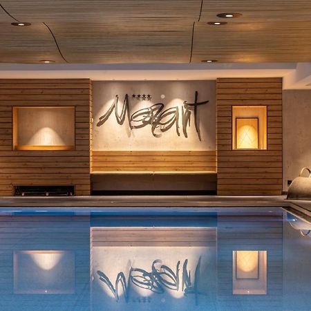 לאנדק Hotel Mozart מראה חיצוני תמונה