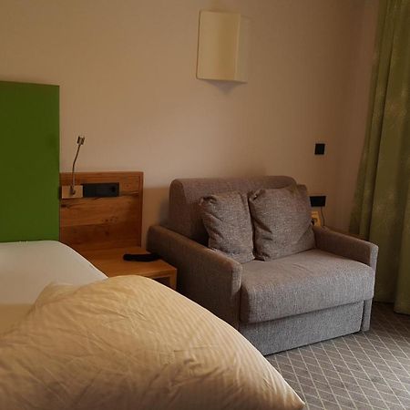 לאנדק Hotel Mozart מראה חיצוני תמונה