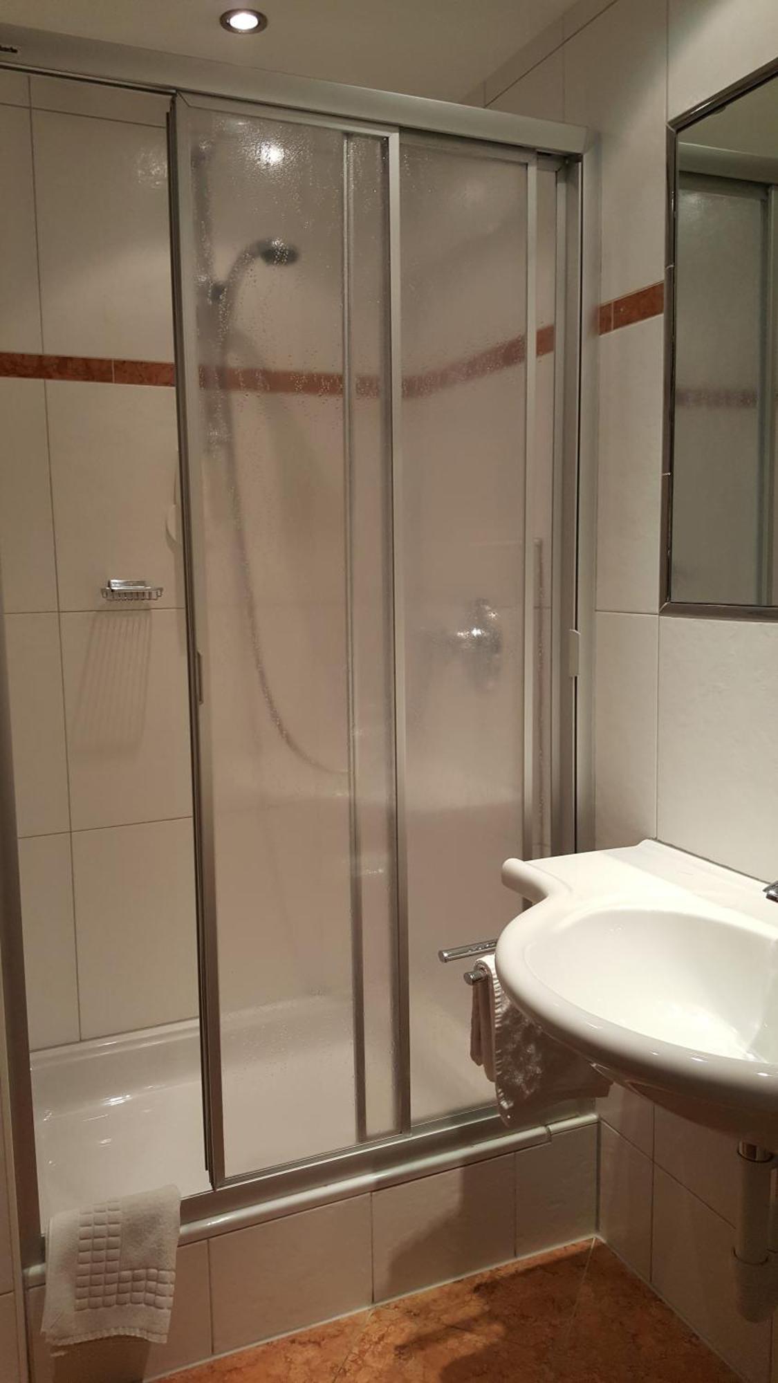 לאנדק Hotel Mozart מראה חיצוני תמונה