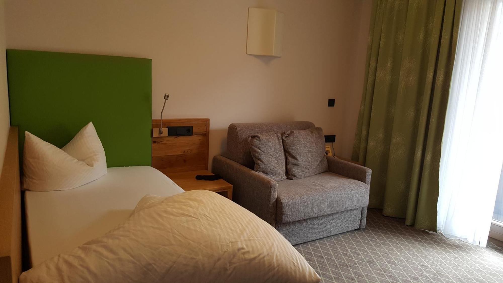 לאנדק Hotel Mozart מראה חיצוני תמונה
