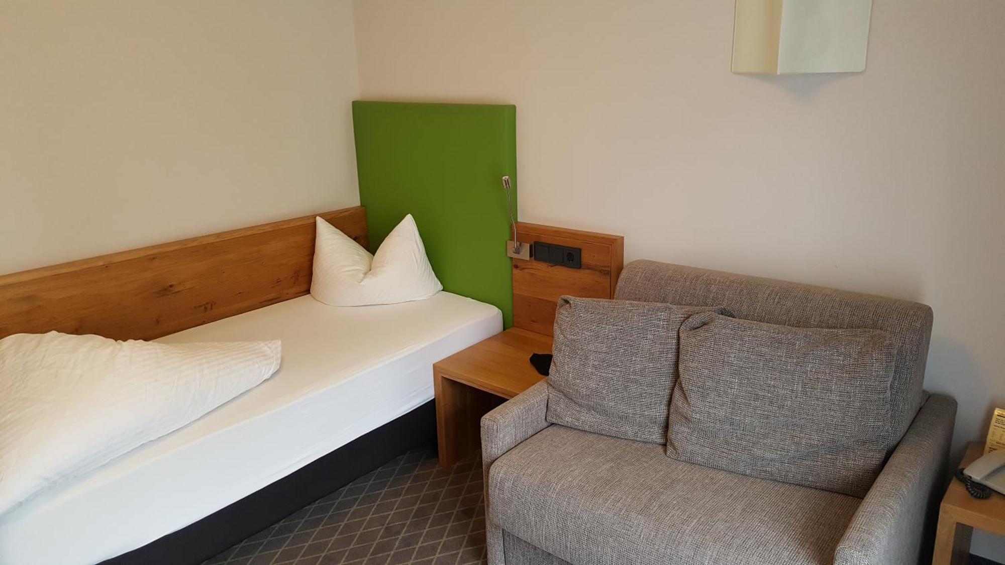 לאנדק Hotel Mozart מראה חיצוני תמונה