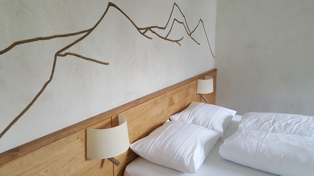 לאנדק Hotel Mozart מראה חיצוני תמונה