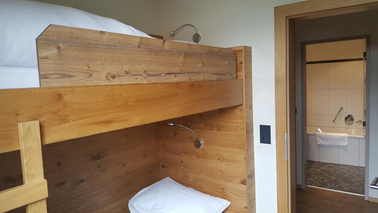 לאנדק Hotel Mozart מראה חיצוני תמונה