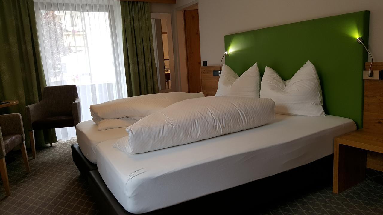 לאנדק Hotel Mozart מראה חיצוני תמונה