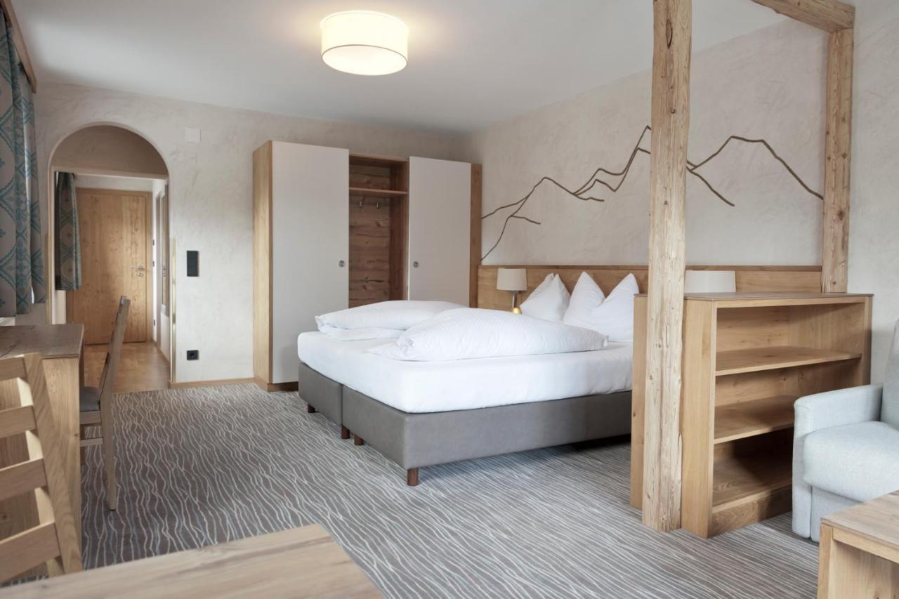 לאנדק Hotel Mozart מראה חיצוני תמונה