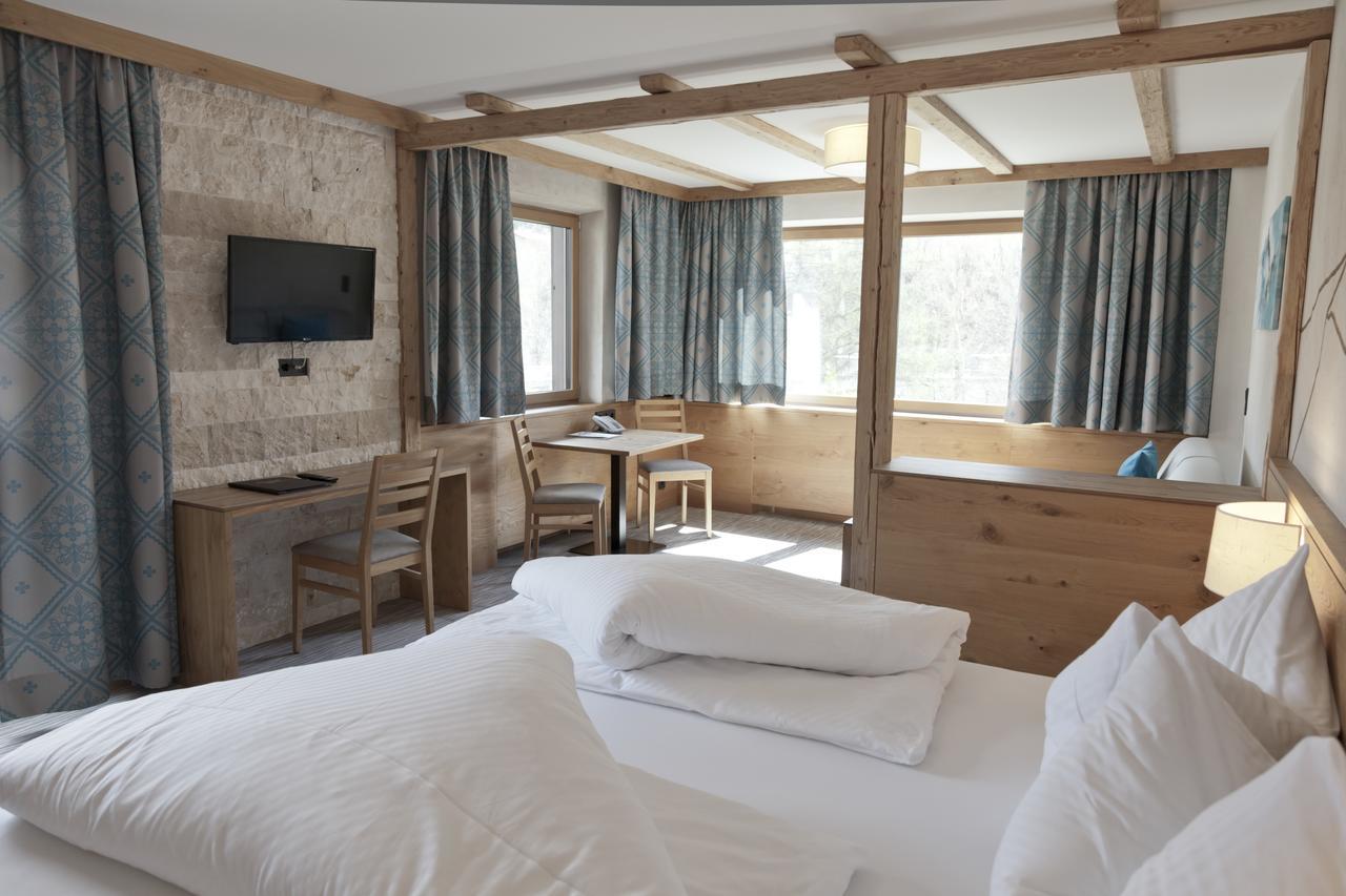 לאנדק Hotel Mozart מראה חיצוני תמונה