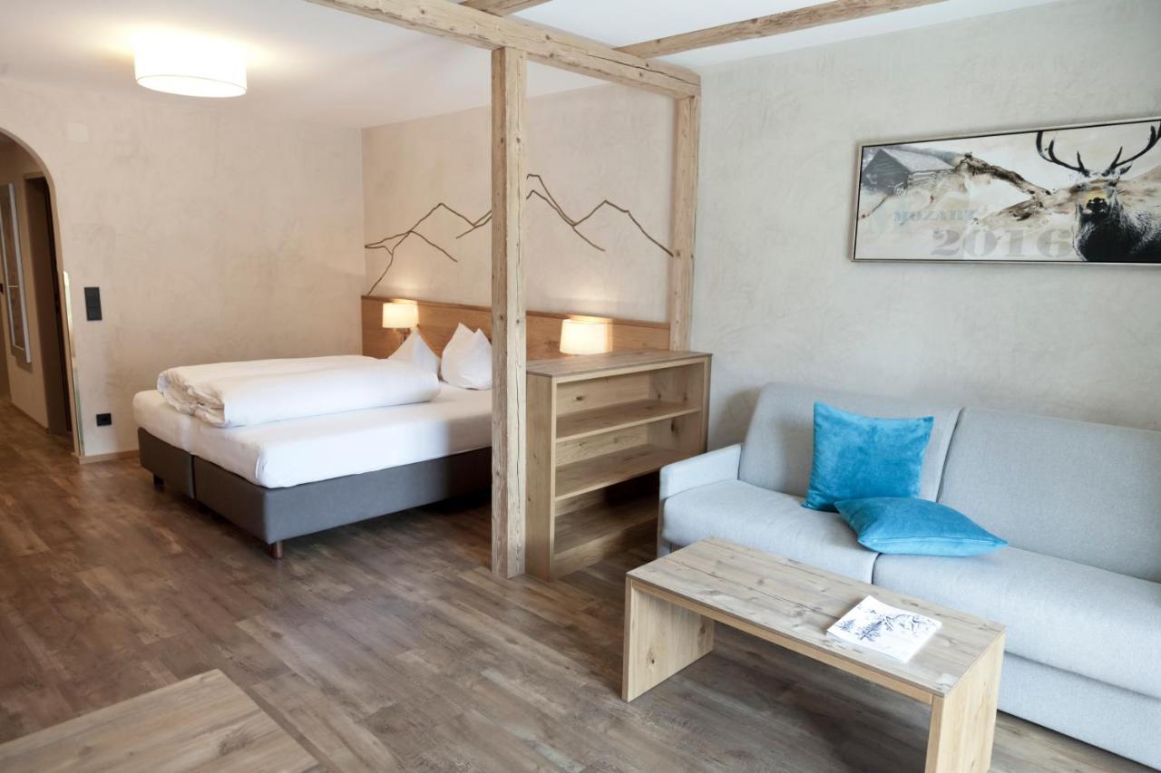 לאנדק Hotel Mozart מראה חיצוני תמונה
