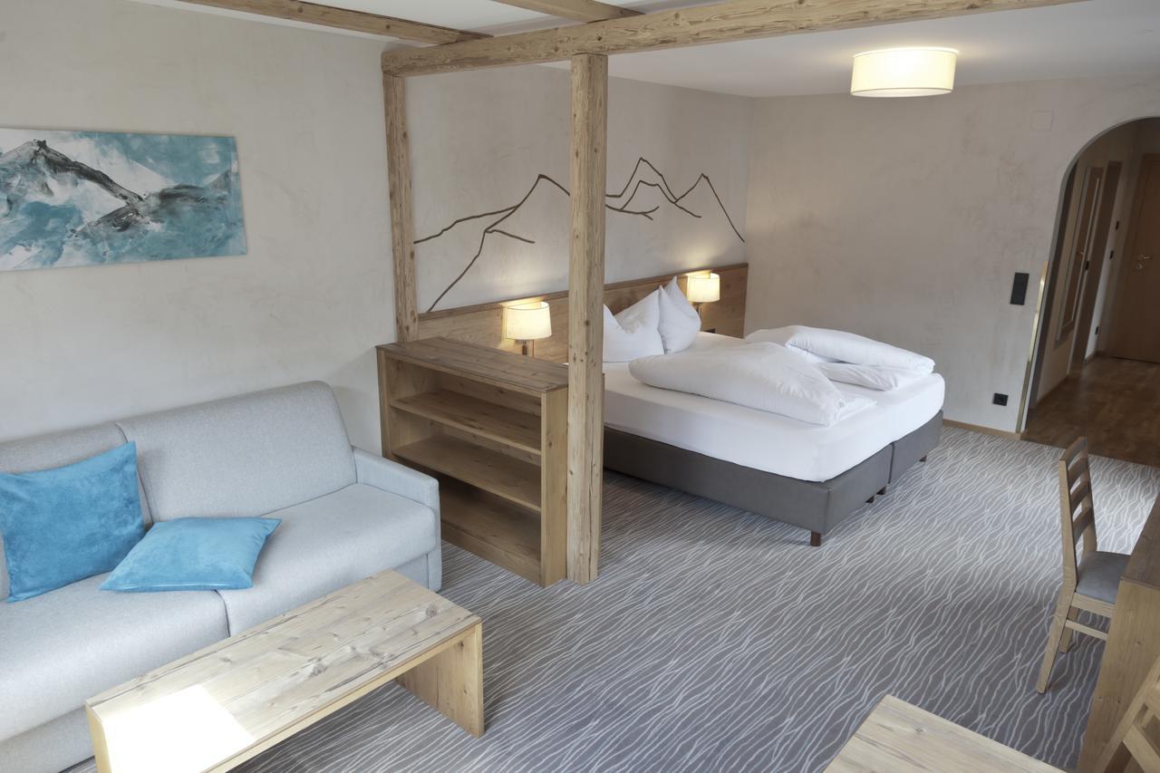 לאנדק Hotel Mozart מראה חיצוני תמונה