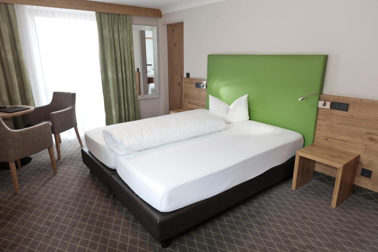 לאנדק Hotel Mozart חדר תמונה