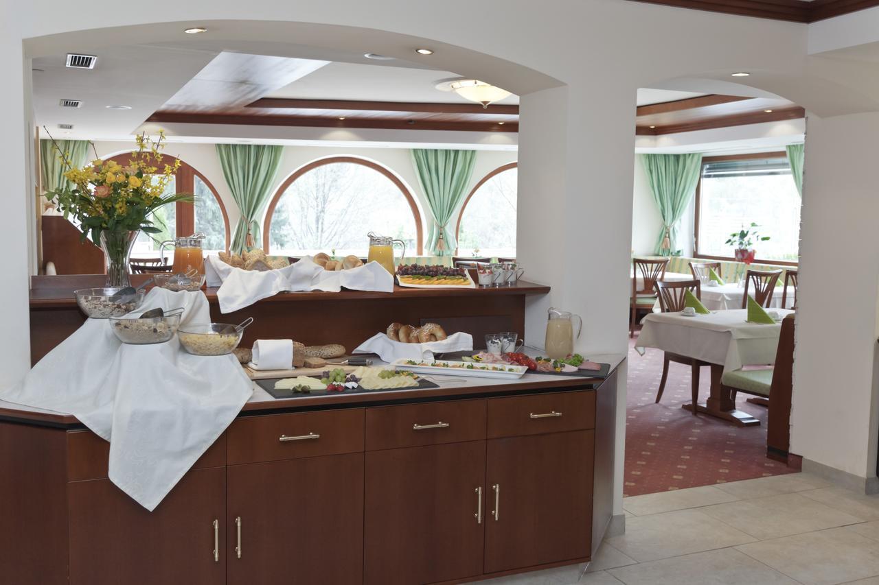 לאנדק Hotel Mozart מראה חיצוני תמונה